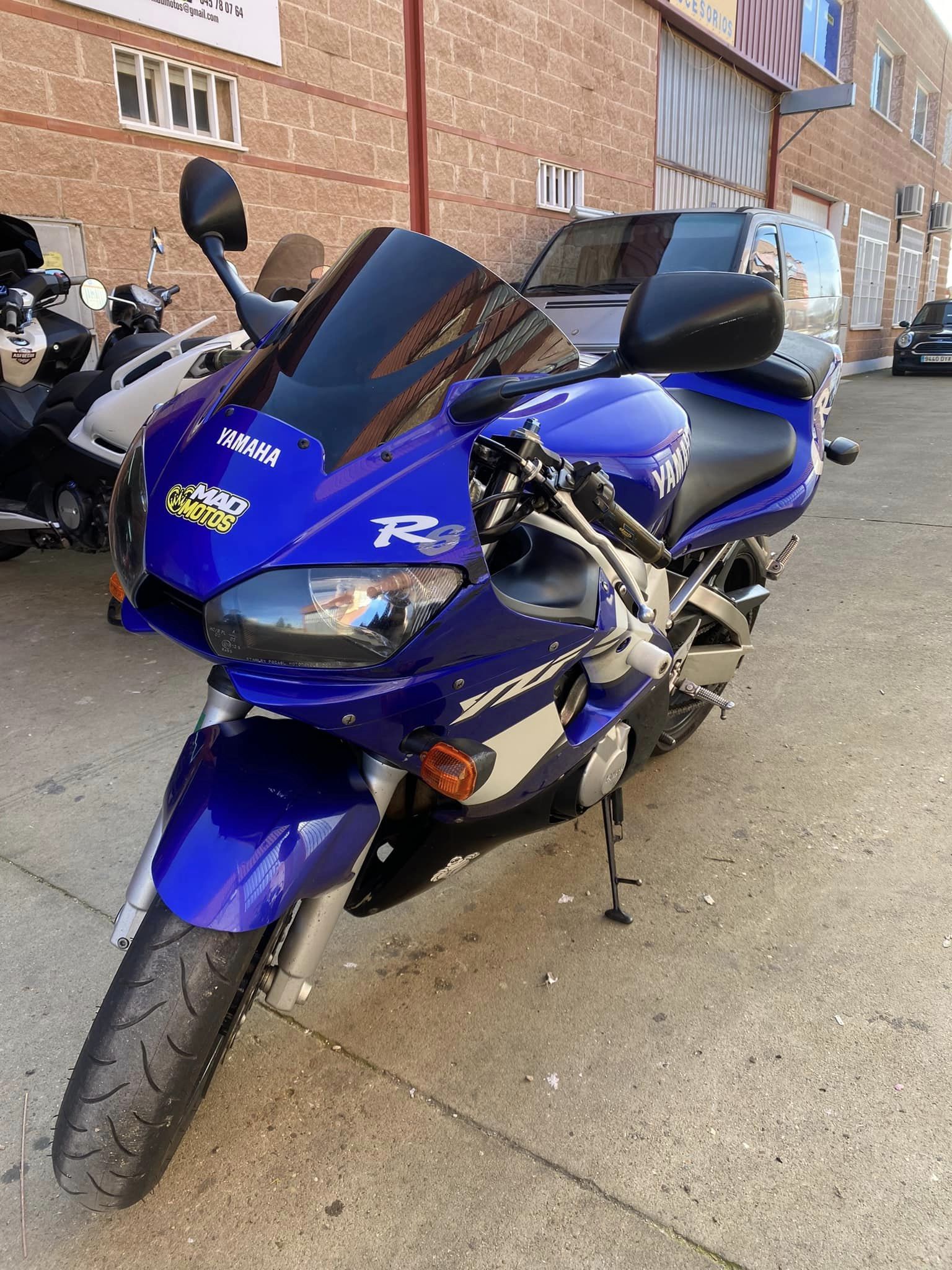 YAMAHA R6 2001 MadMotos